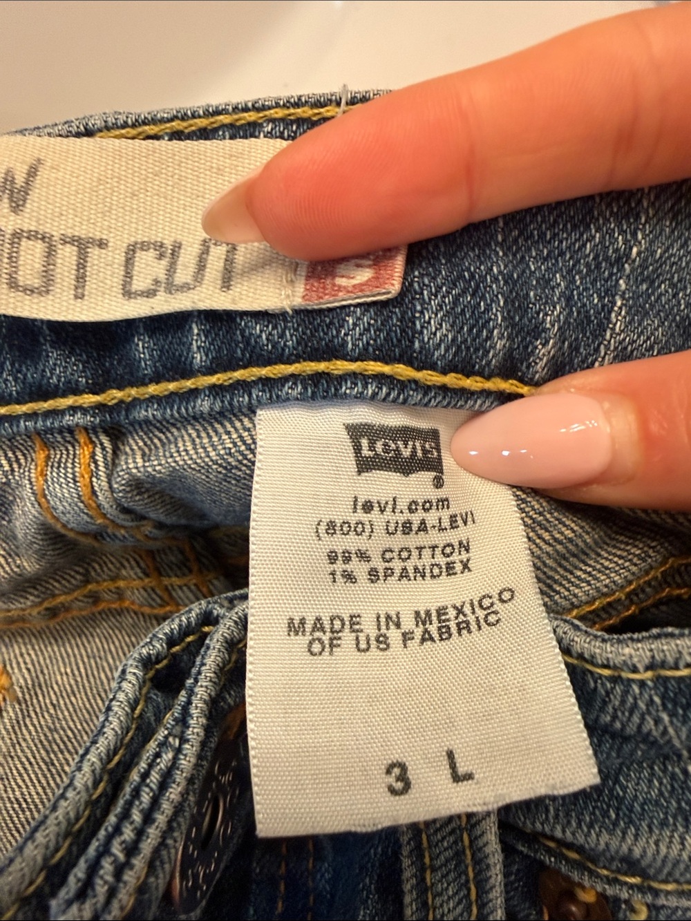 VINTAGE Levi's Light Blue Superlow Boot Cut Jeans - Picture 5 of 5